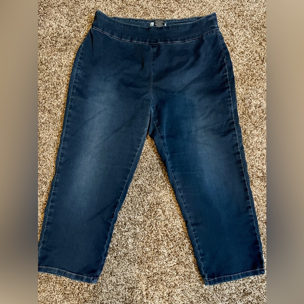 Coconut Row  Size 12. Elastic waist crop jeans.